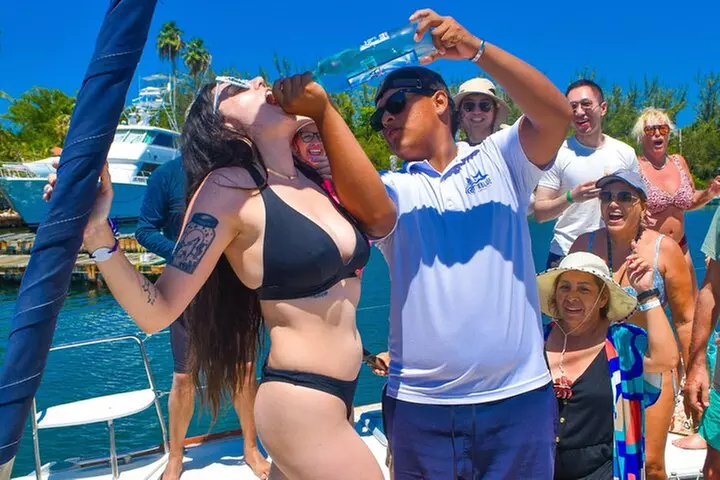 Sail and Snorkel to Isla Mujeres lunch and Drinks.