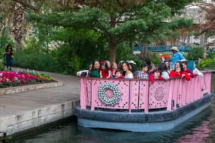 San Antonio Trolley and Go Rio Riverwalk Cruise Combo