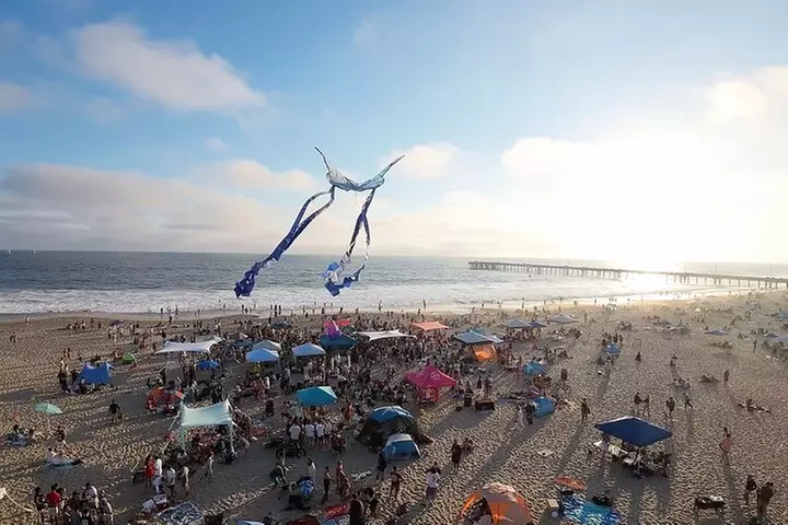 Venice Beach Boardwalk Roller Skating Experience and Tour