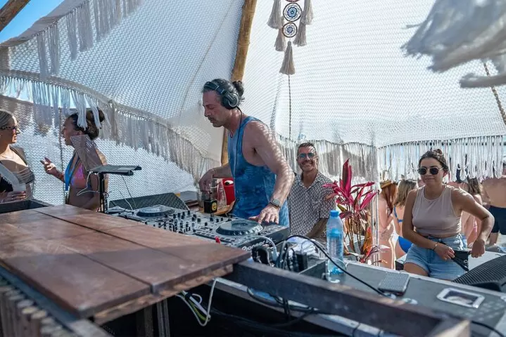 Isla Mujeres Catamaran from playa del carmen Open Bar Beach Club