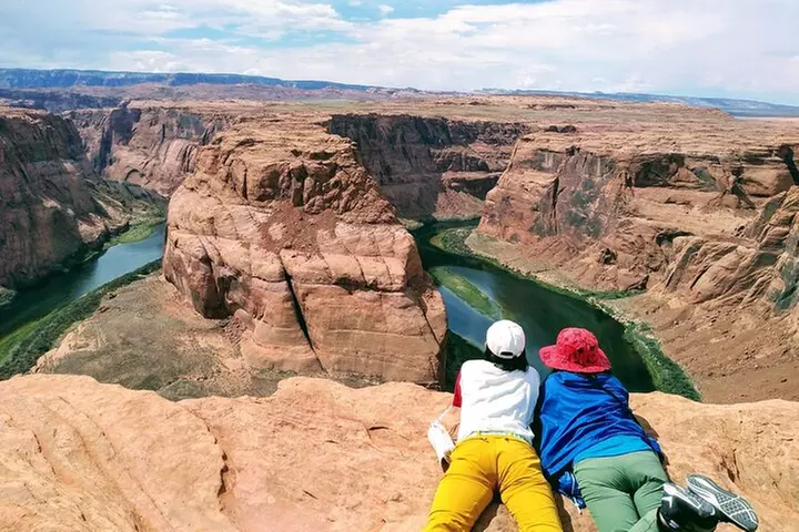 Antelope Canyon and Horseshoe Bend Day Trip with Lunch |Las Vegas