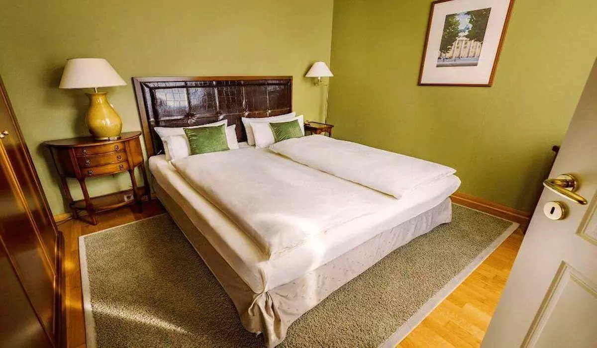 ✈ DEUTSCHLAND | Berlin - Hotel Louisa´s Place 5*, 2 Nächte - Stadtz...