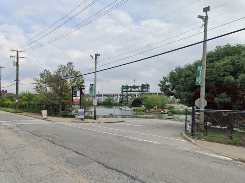 Parking at Riverview Lot