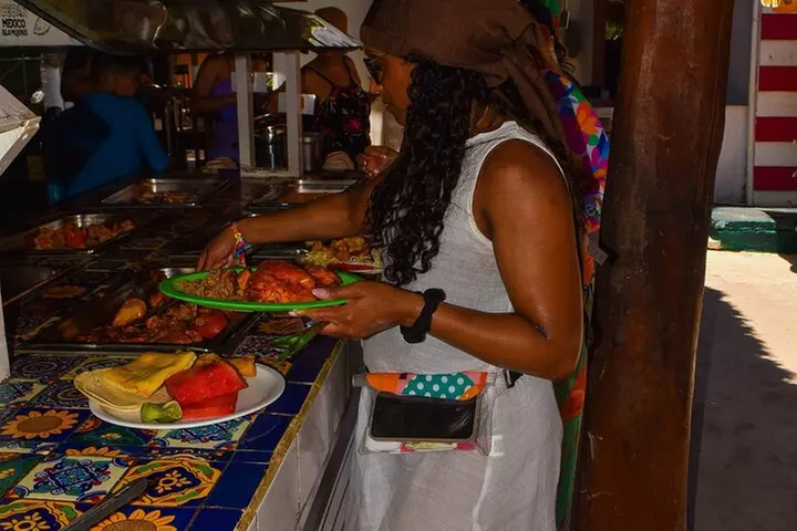 Sail and Snorkel to Isla Mujeres lunch and Drinks.