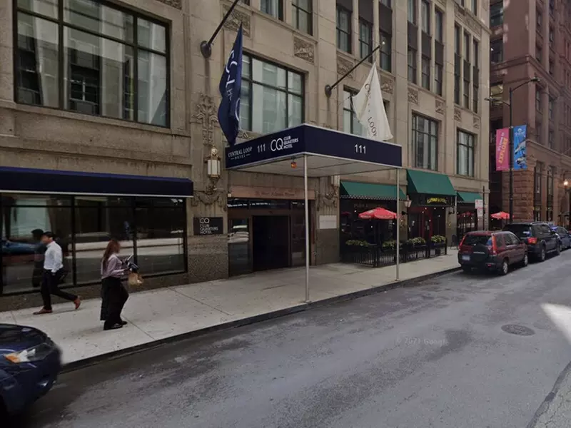 Parking at Club Quarters Central Loop - Valet Kiosk