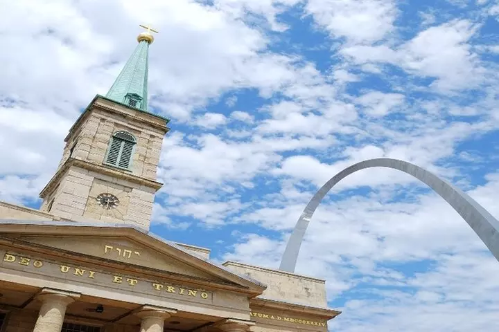 St Louis Premium Driving Tour With St Louis Arch & River Cruise