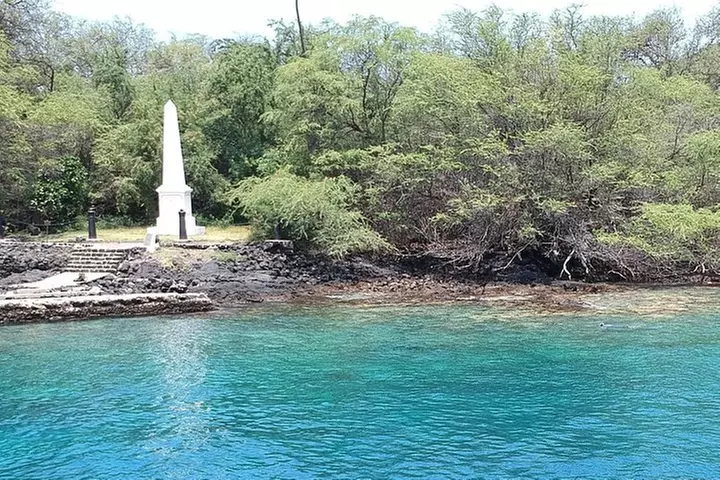 Kona Snorkeling: Beat the Crowd to Kealakekua Bay