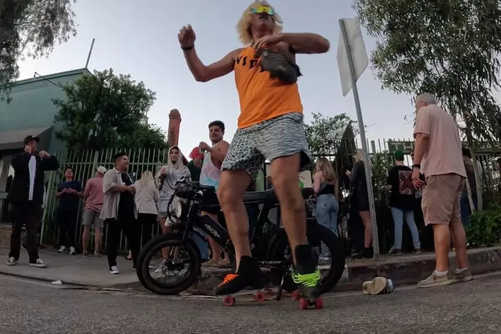 Venice Beach Boardwalk Roller Skating Experience and Tour