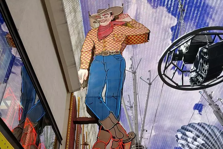 Fremont Street Experience Guided Walking Tour in Las Vegas