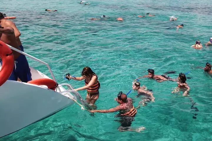 Isla Mujeres Catamaran Beach Tour