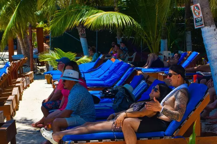 Sail and Snorkel to Isla Mujeres lunch and Drinks.