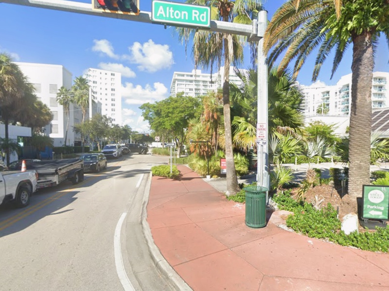 Parking at 1020 Alton Rd. Lot - P2532