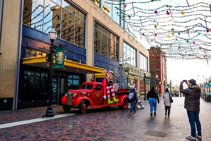 Downtown Detroit's Holiday Sweet Treat & Donut Adventure