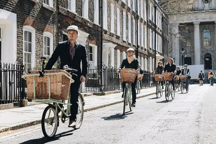 London Bike Tour: Landmarks, Secret Gems, Pub Stop & Street Art