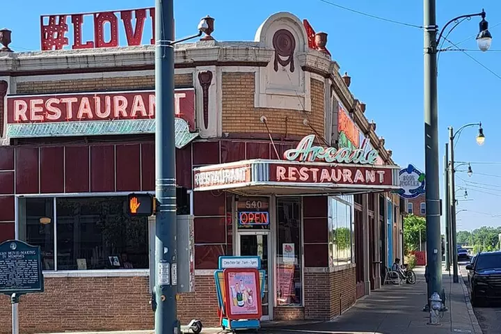 Memphis in Your Pocket: A 90-Minute Beale Street Mystery Walk