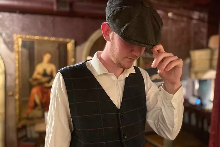 Birmingham Gangs Nighttime Historical Walking Tour with Pub Stops