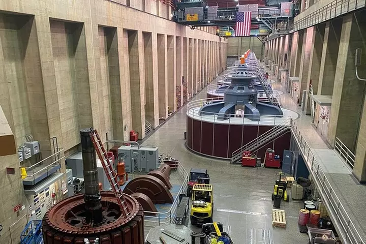 Hoover Dam Tunnels and Power Plant Tour in Spanish