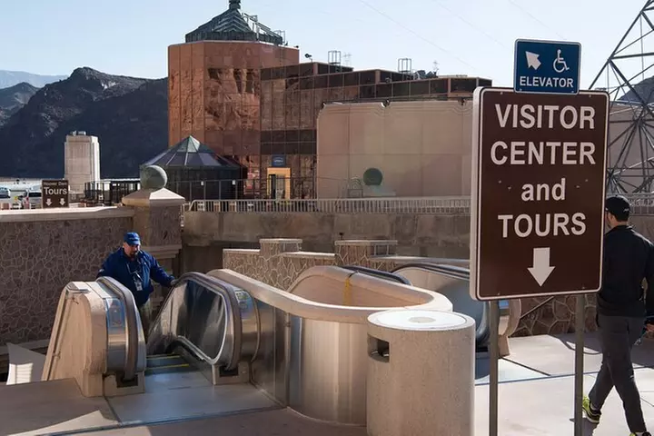 Hoover Dam Tunnels and Power Plant Tour in Spanish