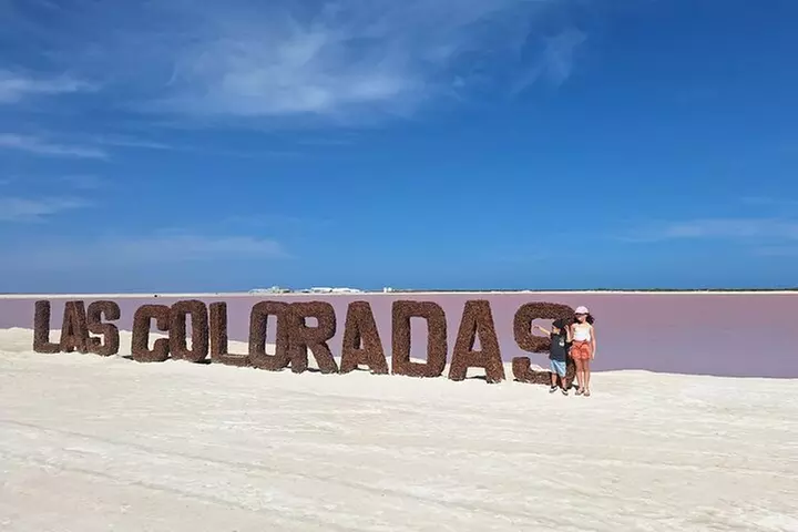 Rio Lagartos and Las Coloradas Day Tour from Cancun