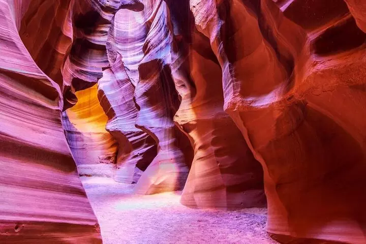Antelope Canyon and Horseshoe Bend Day Trip with Lunch |Las Vegas