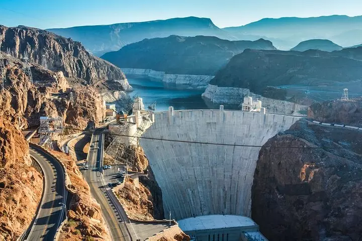 Hoover Dam Tunnels and Power Plant Tour in Spanish