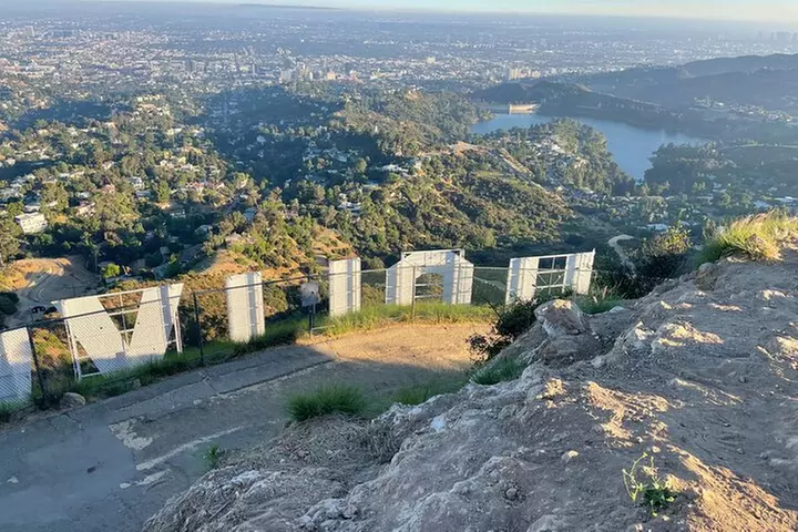 Private Hollywood Sign Hiking Tour with Select Hotel Pickup