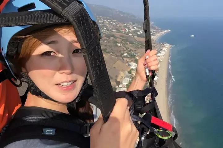 Tandem Paragliding flight with instructor in Malibu