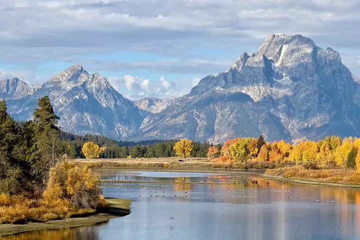 Teton & Yellowstone | Wildlife, Hot Springs, & Mountains PRIVATE