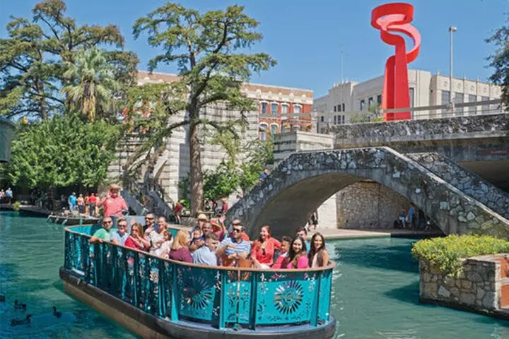 San Antonio Trolley and Go Rio Riverwalk Cruise Combo