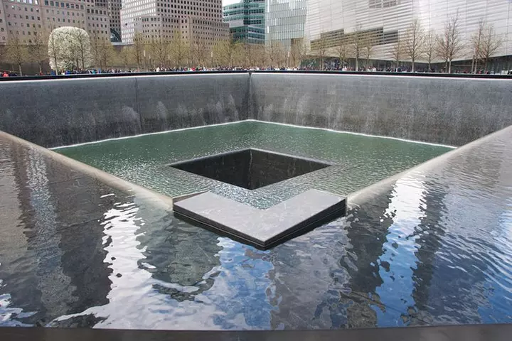 9/11 Memorial at World Trade Center and Financial District Walking ...