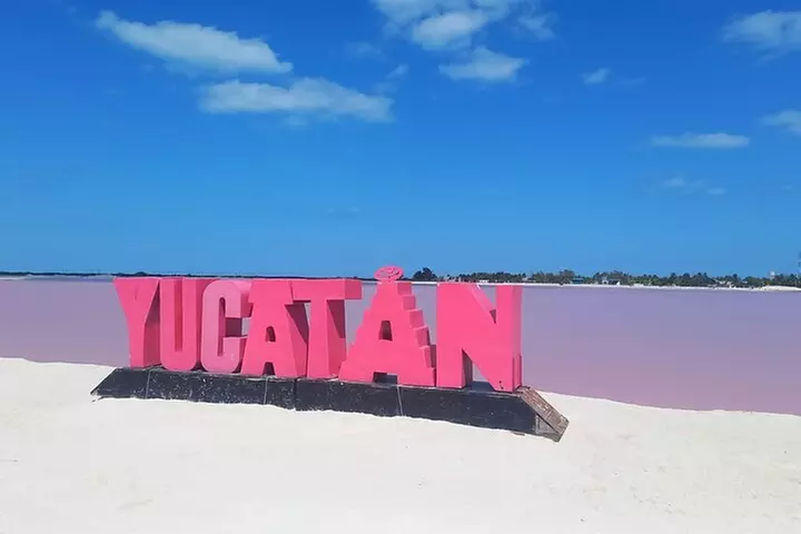 Rio Lagartos and Las Coloradas Day Tour from Cancun