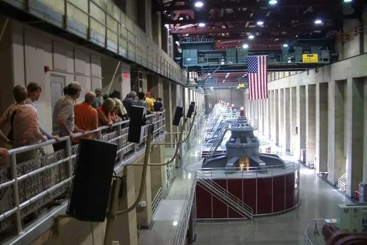 Hoover Dam Tunnels and Power Plant Tour in Spanish