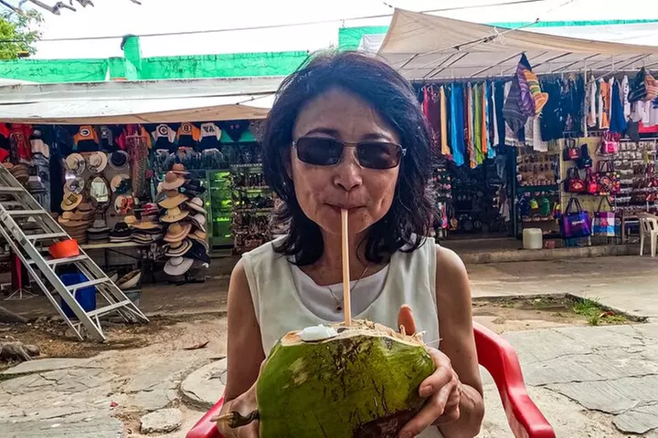 Urban Food and Shopping Experience at Cancun