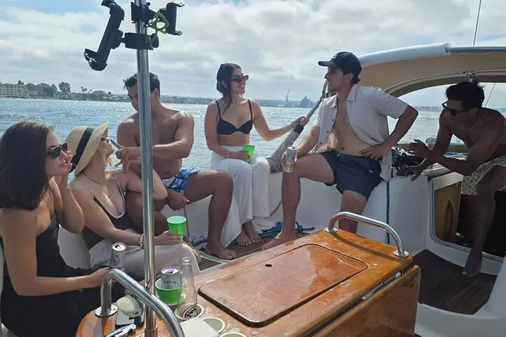 San Diego Bay Harbor Cruise: Private 2-Hour Experience