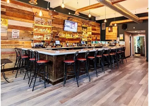 5% Cash Back at Brick & Barrel Bistro