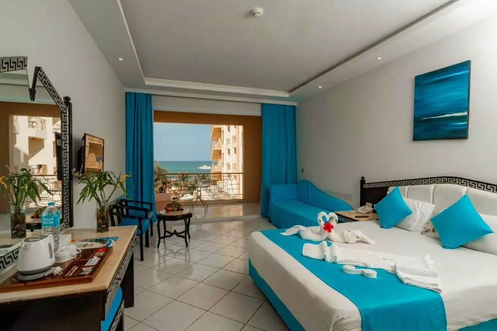 ✈ EGITTO | Hurghada - King Tut Aqua Park Beach Resort 4*, 3 notti -...