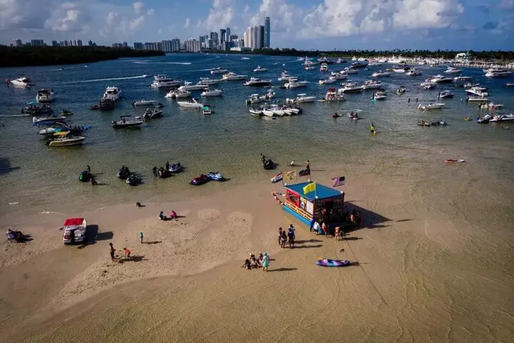 Miami Biscayne Bay Boat Tour with Sandbar Experience.