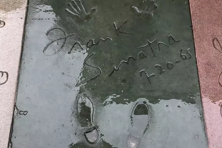 Hollywood Hiking Tour with Sunset LA Views and Iconic Photo Ops