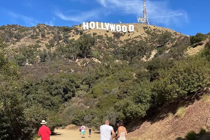 Private Hollywood Sign Hiking Tour with Select Hotel Pickup