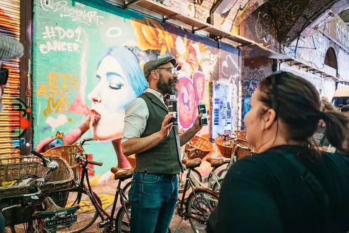 London Bike Tour: Landmarks, Secret Gems, Pub Stop & Street Art