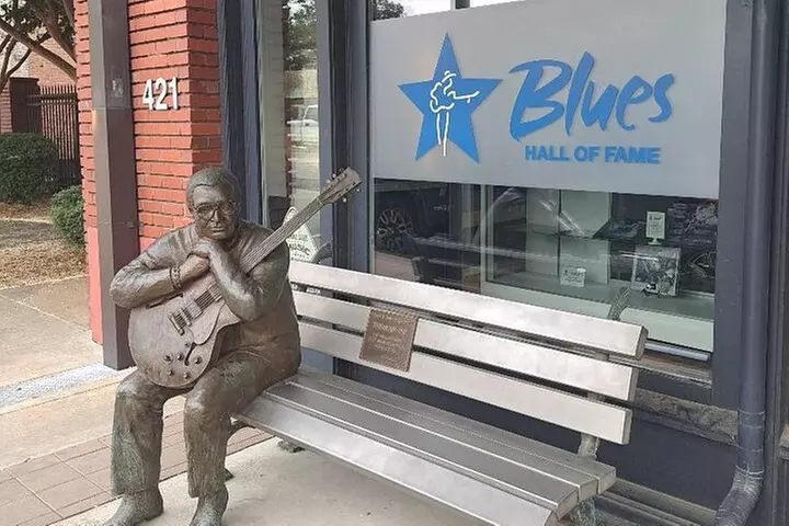 Memphis in Your Pocket: A 90-Minute Beale Street Mystery Walk