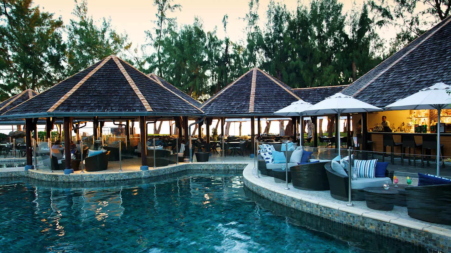 ✈ RIUNIONE | Saint-Gilles - LUX* Saint Gilles 5*, 4 notti - Premium