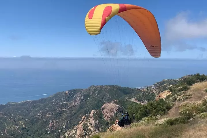 Tandem Paragliding flight with instructor in Malibu