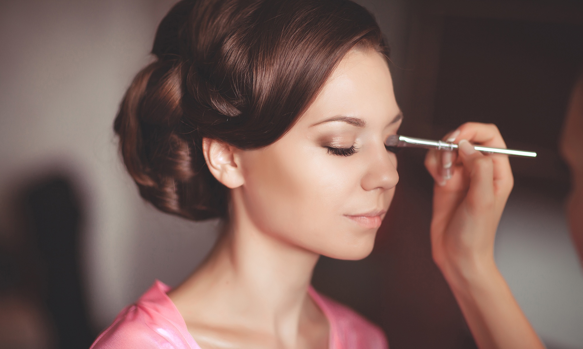 Dazzle at Parties with Signature Makeup Styles
