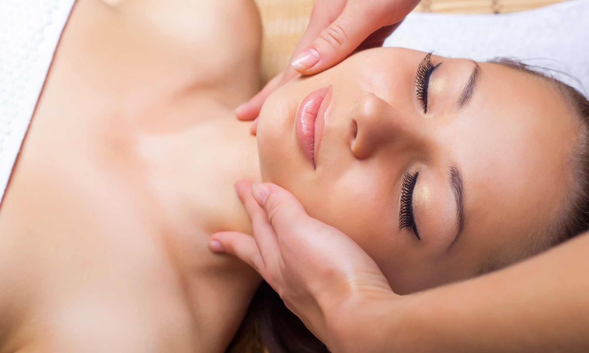 Carbon-Laser-Peeling mit Hyaluron- und Intensivpflege