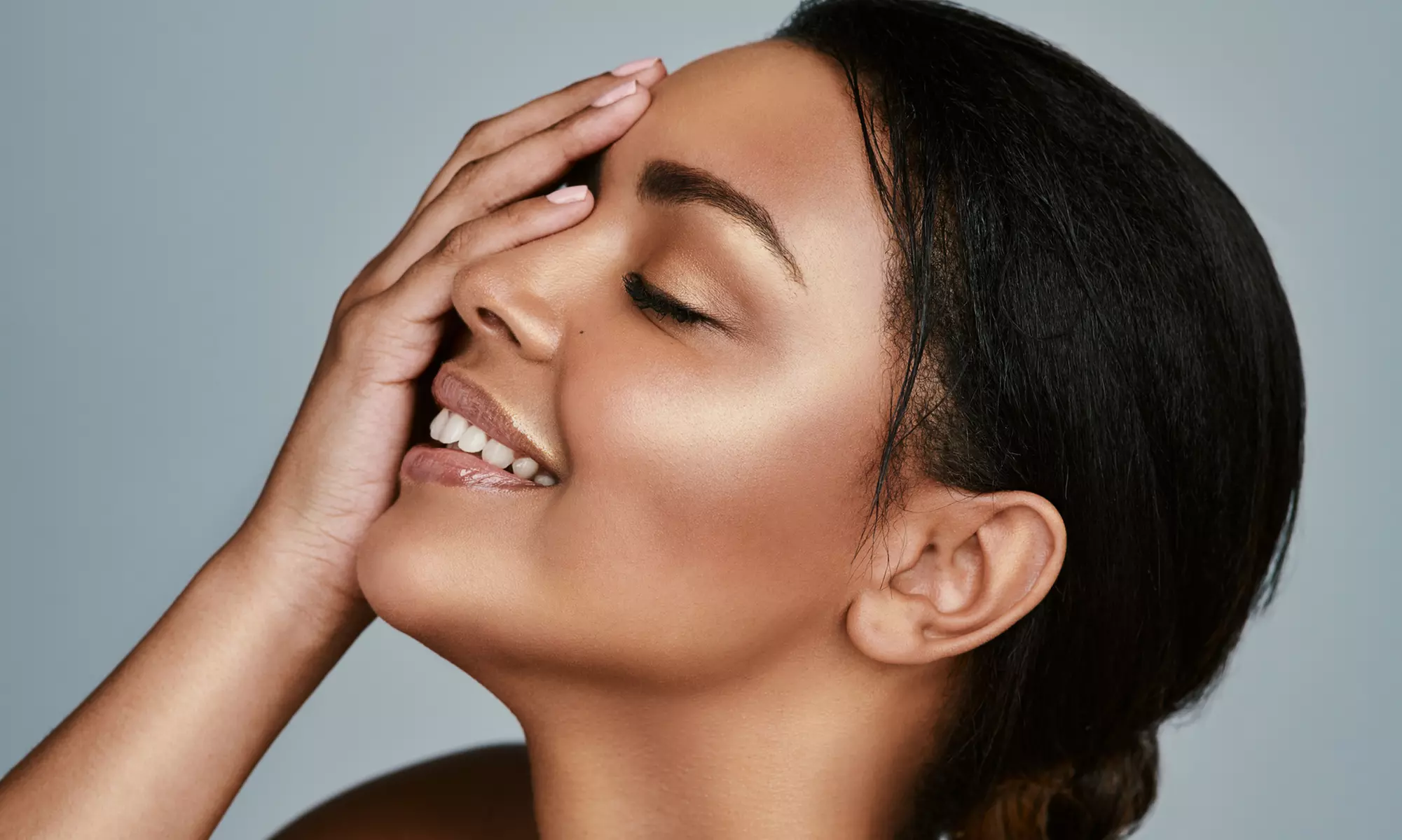 Hidrolimpieza facial de 8 pasos con opción a electroporación y Dermapen para 1 persona, ahorra hasta un 69% - Primary Image