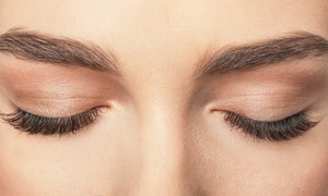 Wimpernverlängerung in der 1:1-Technik, optional Refill, bei SAKURA Nails & Lashes (bis zu 41% sparen*)
