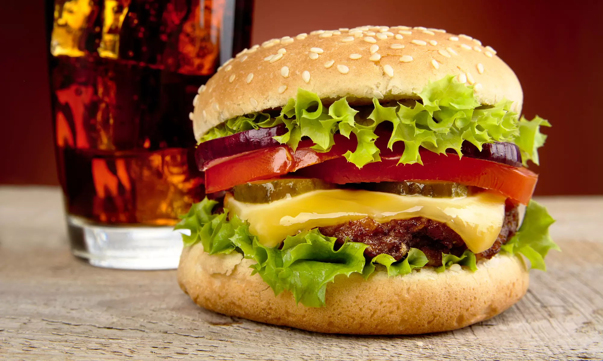 Menú ''Street Food & Sabor Latino'' o ''Parrilla, Mar y Tierra'' para 2 o 4 personas con hasta un 46% menos - Primary Image