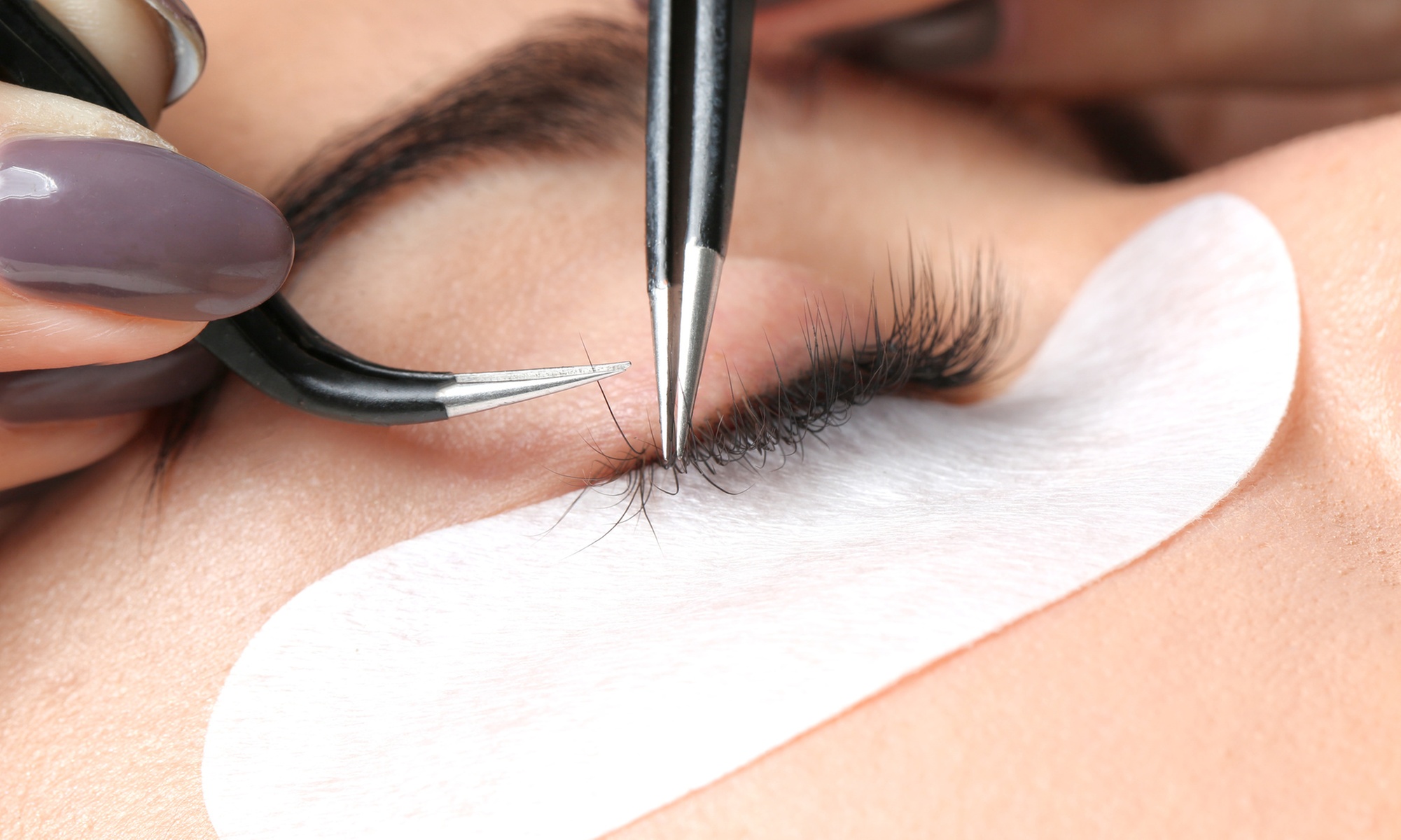 Full Set of Eyelash Extensions Including Removal