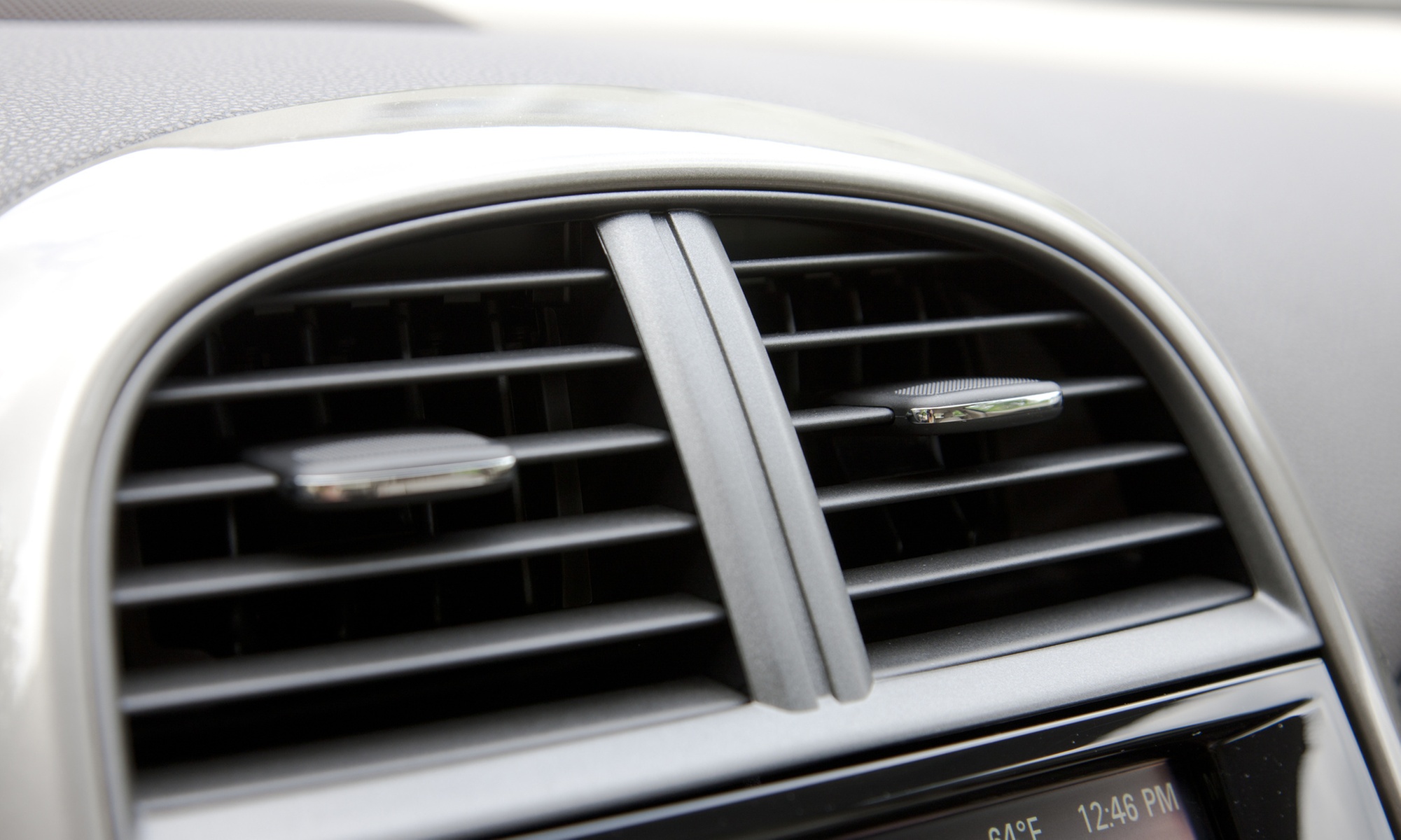 Klimaanlagen-Wartung mit Desinfektion